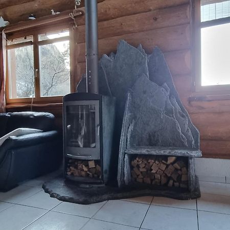 Le Gite De Briey Chalais Exterior foto